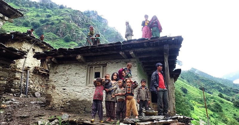 Medverkande i Tillbaka till byn i Himalaya dokumentär på UR Play