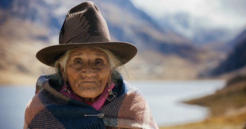 Äldre kvinna från Hopi-folket i Amerikas urfolk på Kunskapskanalen | UR Play streaming