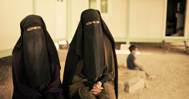 Kvinnor i burka i dokumentären I kalifatets ruiner på SVT Play