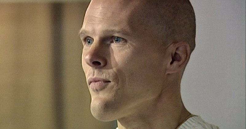 Mikael Andersson i dokumentären "Armlös, benlös, makalös" på SVT Play
